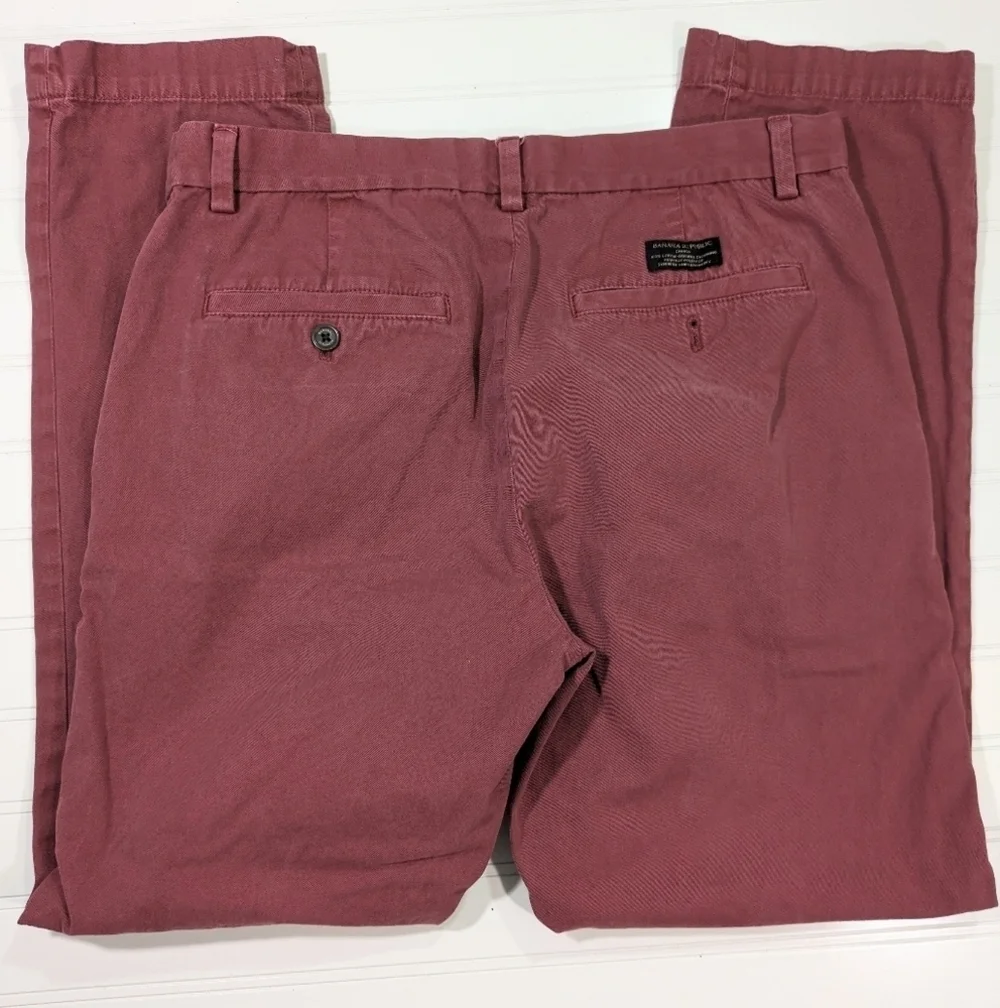 Banana Republic Dusty Red Aiden Chino